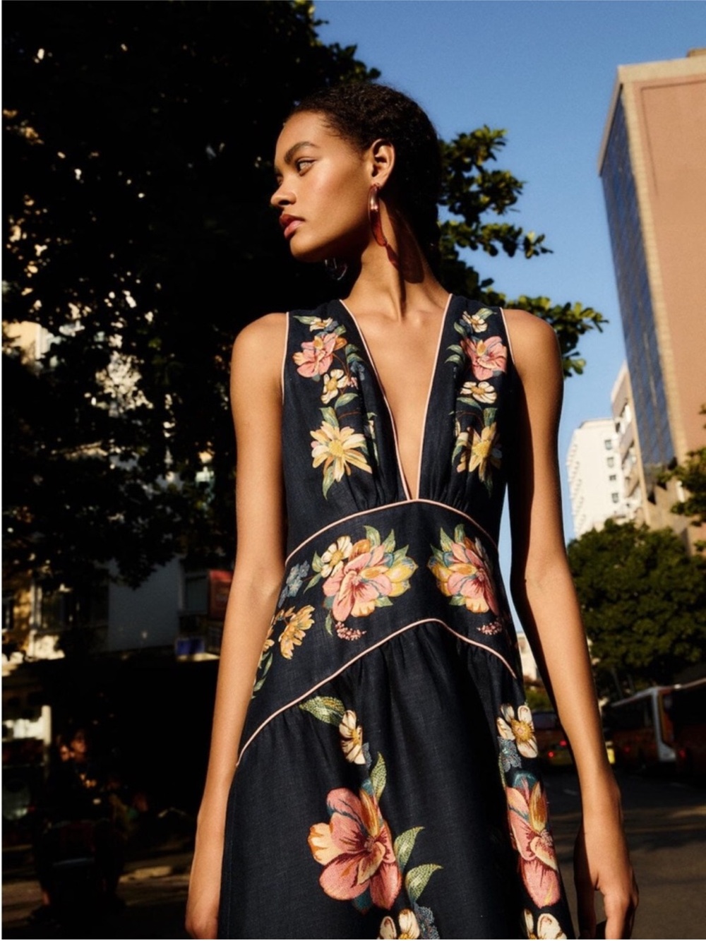 FARM Rio Maira Floral Dark Blue Linen Midi Dress Size Large NWT - Picture 6 of 14